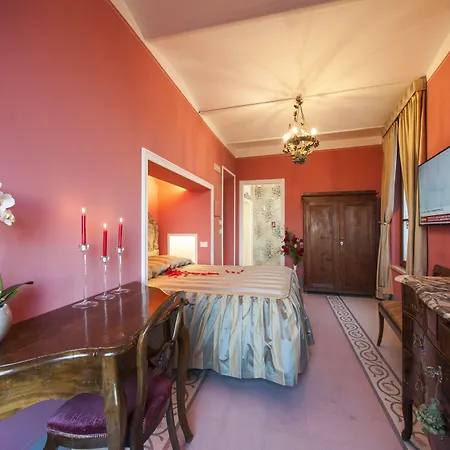 Residenza D'epoca Palazzo Borghesi 住宿加早餐酒店