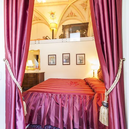Residenza D'epoca Palazzo Borghesi 4* Siena