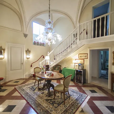 Residenza D'epoca Palazzo Borghesi Bed and breakfast