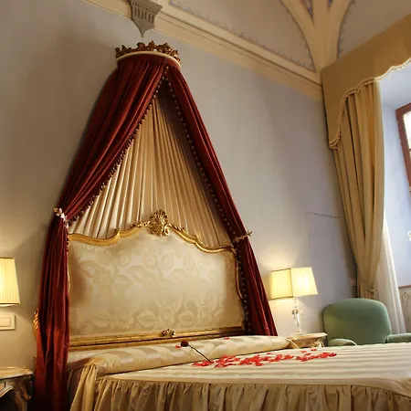 Residenza D'epoca Palazzo Borghesi ベッド・アンド・ブレックファスト シエーナ